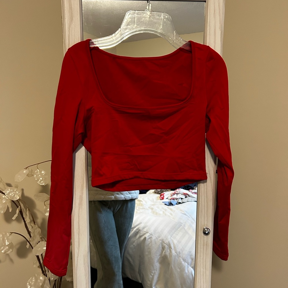 Red cropped Long Sleeve Top